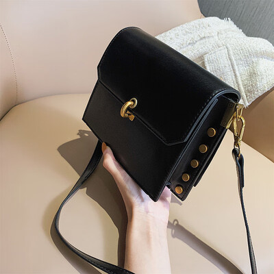 

Qiao Bani 2019 new Korean chic fashion retro style simple contrast color flip bag shoulder diagonal cross tide handbag