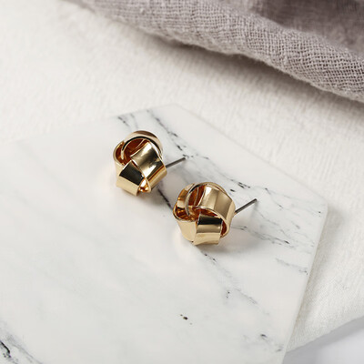 

Trendy Gold Color Indented Stud Earrings Fashion Jewelry Women Earrings Wedding Party Gifts Female Accessories Good Quality