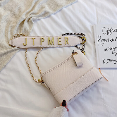 

Chic retro chain bag new 2019ins Korean version 100 womens bag fashion feeling single shoulder oblique satchel bag