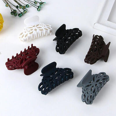 

2Pcs Solid Color Fashion Hollow Butterfly Women Hair Claw Clip Gripper Barrette