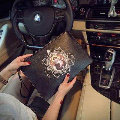 

Fashion men&women hold bags in their hands original Korean version of mens handbags casual handbags mens street bags