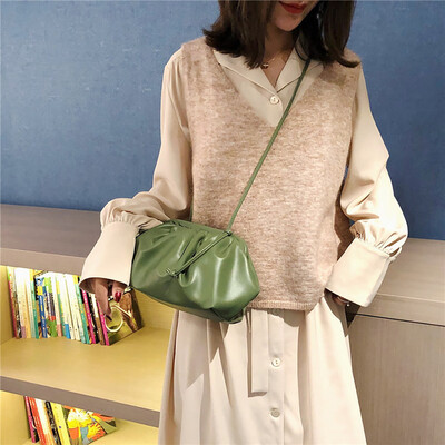 

Tailored Women Simple Shoulder Bag Messenger Bag Wild Fashion Cloud Dumplings Package