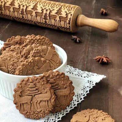 

35cm Christmas Deer Wooden Rolling Pin Engraved Carved Wood Embossed Embossing Baking Cookies Biscuit Fondant Roller