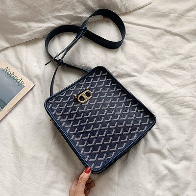 

Qiao Bani 2019 new South Korea ins fashion network red street beat color bag dog teeth shoulder diagonal trend handbags