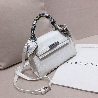 

Small bag female new tide female bag lock buckle shoulder bag fashion wild portable Messenger bag Kelly bag