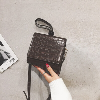 

Tailored Women Retro Serpentine Vintage Leather Pearl Messenger Bag Crossbody Bag