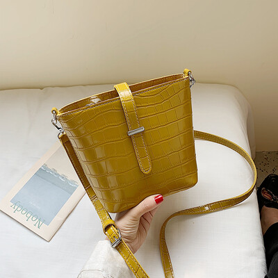 

Retro texture bag ins fashion crocodile pattern bucket bag new 2019 Korean Joker womens bag Messenger bag