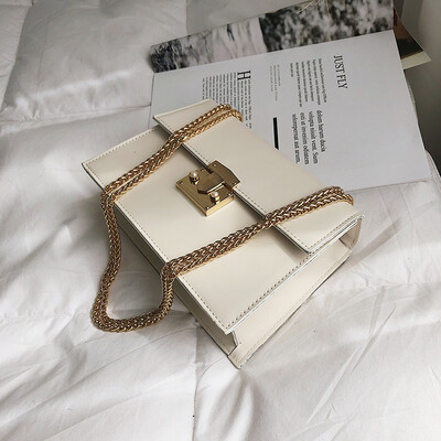 

Spring new chic bag female 2019 new Korean version of the wild single shoulder slung fashion chain texture small square bag