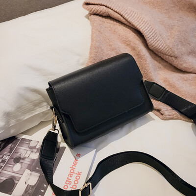 

Net red black bag female 2018 new Korean student Sen Messenger bag chic fashion retro wide shoulder strap bag