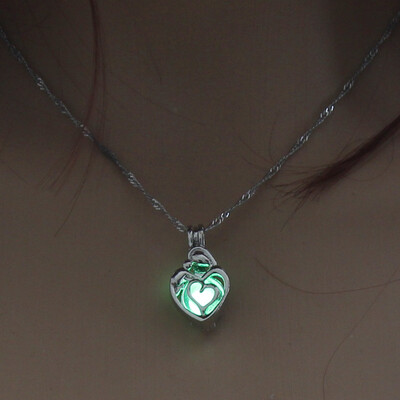 

Glow in the Dark Fashion Women Love Heart-shaped Hollow Pendant Chain Necklace