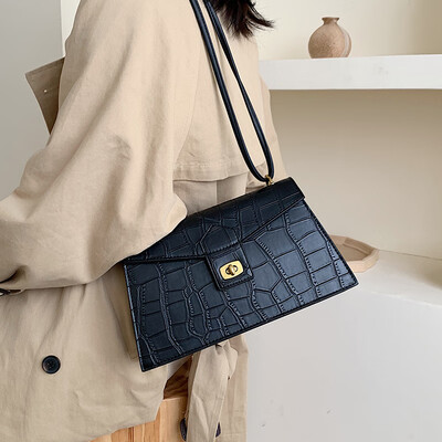 

Bag female bag 2019 new texture lock buckle portable Messenger bag Korean version of the crocodile pattern fashion shoulder small square bag