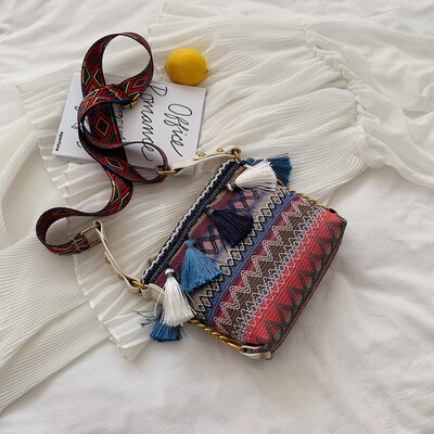 

Summer braided embroidered small bag female bag new 2019 Korean version of the wild single shoulder slung fashion broadband bucket bag