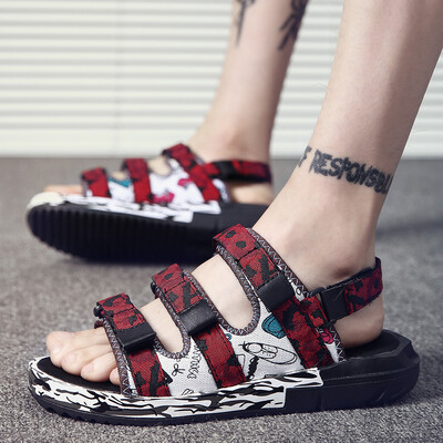 

Summer Vietnamese sandals mens Korean version Baitao summer leisure beach shoes mens double-use sandals