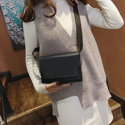 

Tailored Women Wide Shoulder Strap Retro Versatile Shoulder Bag Messenger Bag
