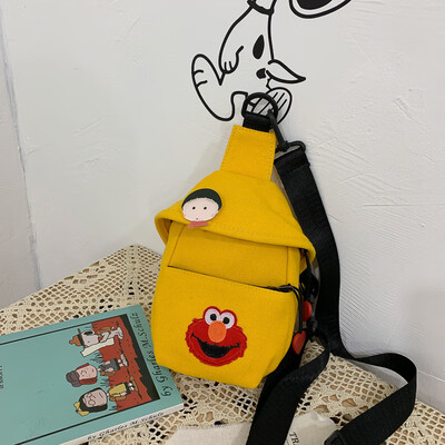 

2019 new wave Korean version of the wild canvas chest bag female ins fashion casual simple Messenger bag cute small bag