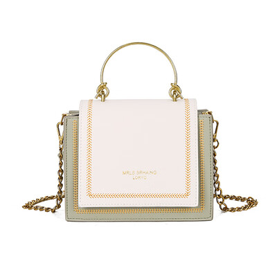 

Summer bee foreign gas small bag female 2019 new Korean version of the shoulder bag letter chain wild Messenger small square bag