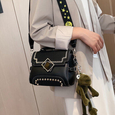 

New small bag female 2019 new wave Korean version of the wild handbag shoulder Messenger bag ins super fire small square bag