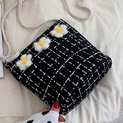 

The net red soft younger sister small bag female 2019 popular new tide Korean version wild messenger bag small fresh bucket bag