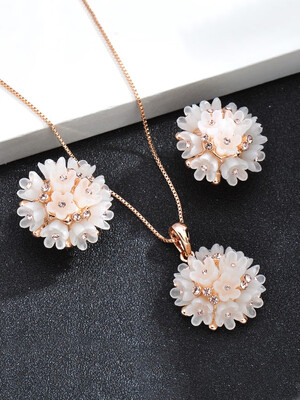 

Clavicle chain short paragraph simple flower pendant earrings temperament wild suit