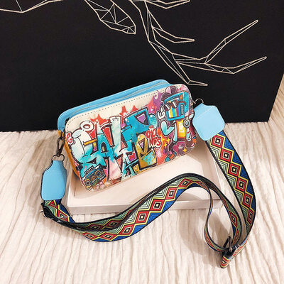 

Fashion Women Flap Shoulder Bags Graffiti Leather Small Handbags 2019 Summer Girls Streetwear Hip-Hop Crossbody Bags