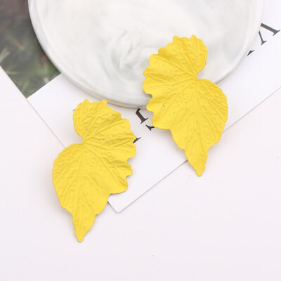 

Bohemia Big Leaves Pendant Earrings for Women New Design Fashion Metal Leaf Earrings Wedding Jewelry Exaggerated Christmas Gift