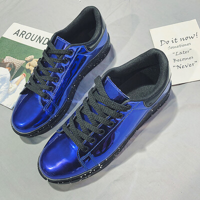 

2019 New Leather Casual Shoes Men Vulcanized Shoes Glitter Sneakers Brand Luxury Bling Glossy Men Shoes Blue Silver Drive Shoes