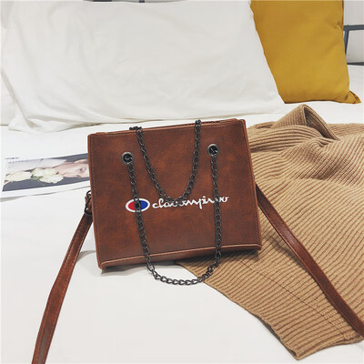 

New small bag female 2018 new wave autumn&winter chain shoulder Messenger bag small black bag simple retro small square bag