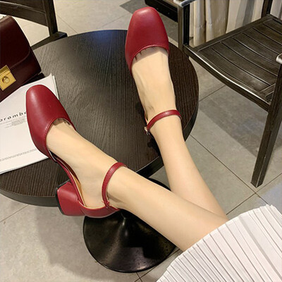 

Featuring the 2019 Summer New Korean version students wear a single buckle with thick&hollow heels