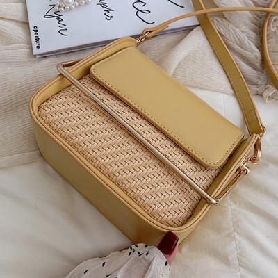 

Summer 2019 new original wind diagonal small bag simple Joker straw small fresh beach small square bag