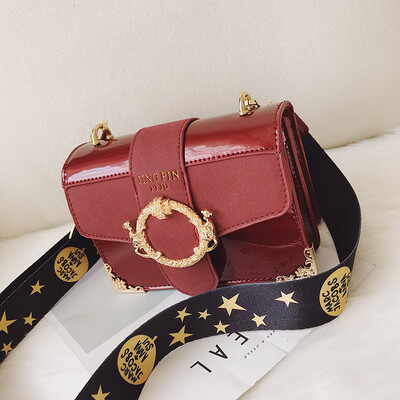 

Ins Super Fire Bag Female 2019 New Tide Korean Joker Port Wind Broadband Small Square Bag Single Shoulder Waiver Organ Bag