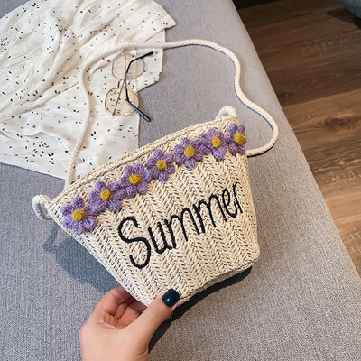 

2019 new cute flower crossbody straw straw style temperament shoulder bag small fairy wild woven bucket bag
