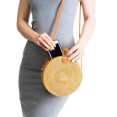 

Women Vintage Rattan Weave Handmade Round Press Buckle Crossbody Shoulder Bag