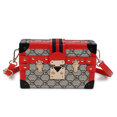 

Summer small bag female 2019 new wave Korean version of the wild Messenger bag fashion chain pearl portable small square bag