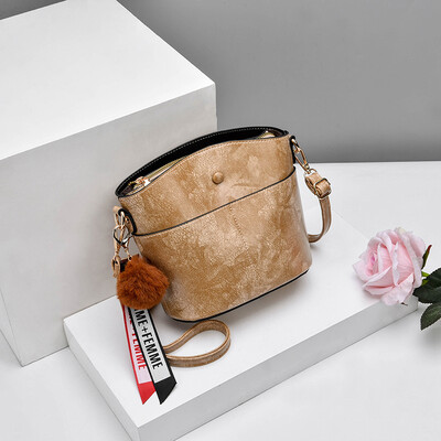 

Spring ladies bag new tide simple Korean fashion ladies bag Joker texture shoulder Messenger bag