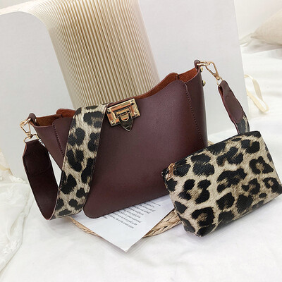 

Bucket bag female 2019 new fashion Korean version of the net red child leopard print bag wild wide shoulder strap shoulder Messenger bag