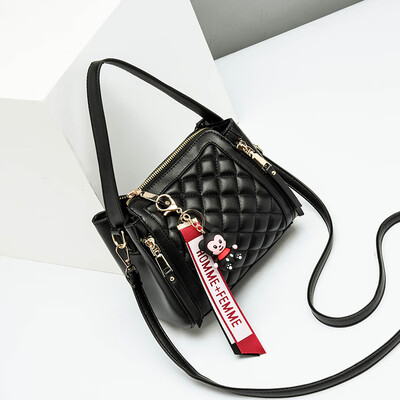 

Lingge womens new Chaohan version of hand-held bucket womens bag leisure network celebrity black bag