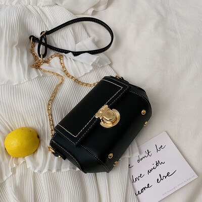 

Summer contrast French small foreign air bag female new 2019 wild single shoulder slung fashion chain small square bag