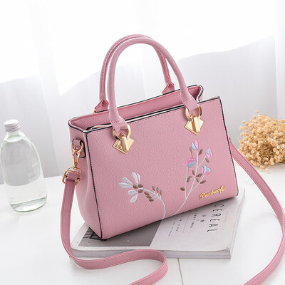 

Ladies bag 2018 new one-shoulder female bag wild handbag fashion retro personality Korean version of the Messenger bag tide