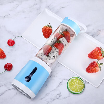 

Personal Size Blender Portable Blender USB Rechargeable Juicer Cup Single Serving Blender Fruit Mixing Machine 480ML BPA Free
