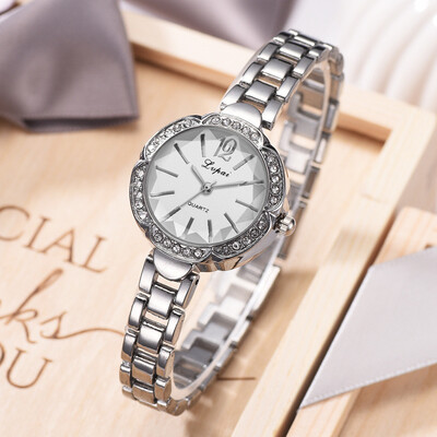 

RM Fashion Small European Simple Casual Beauty And Delicate Bracelet Watch