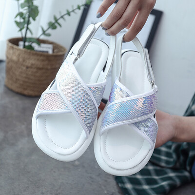 

In the summer of 2019 the new chic Hong Kong sandals women Han Paiping tide set up the Internet celebrity retro sequins women sh