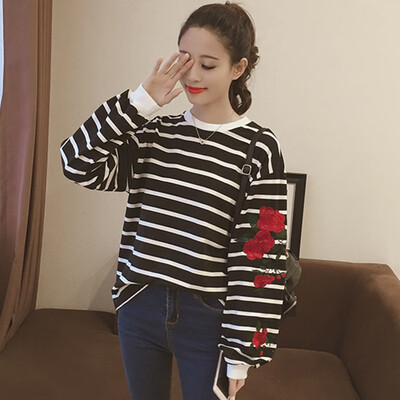 

Women Floral Print T-Shirt Long Sleeve Round Neck Loose T-Shirt Fashion Tee Shirt