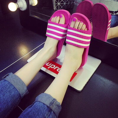 

Three bar couple slippers