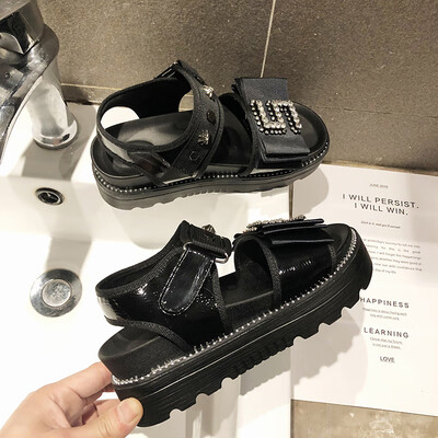 

Ins Super Fire Thick Bottom Sandals Female Summer Fairy Wind Joker Sponge Rivet Diamond Beach Shoes