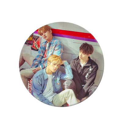 

KPOP Stray Kids Same paragraph Personalized Round Tinplate Badge Super Cute Bag Pendant Boys Girls Accessories Hot Gift for Fan