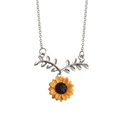 

New Sunflower Pendant Necklace Clavicular Chain For Women Lady Delicate Necklace Jewelry