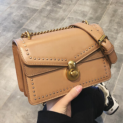 

Small bag female 2019 new messenger bag female bag tide Korean fashion retro shoulder bag chain rivets