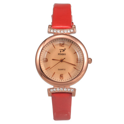 

Casual Women Watches Rhinestone Scale Dial Ladies Quartz Wristwatch Elegant Leather Strap Sport Clock Gift Montre Femme