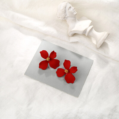 

2019 new brand design fashion spray paint flower earrings asymmetric for women