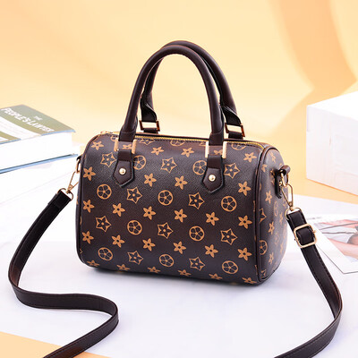 

Female bag 2019 new bag female Korean version of the fashion casual handbags Messenger shoulder single wild handbag